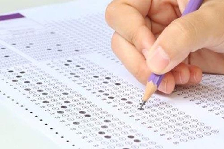 اطلاعیه آزمون کتبی و مصاحبه امور منشی گری و پذیرش